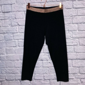 Victoria's Secret Medium M Victoria Sport Capris‎